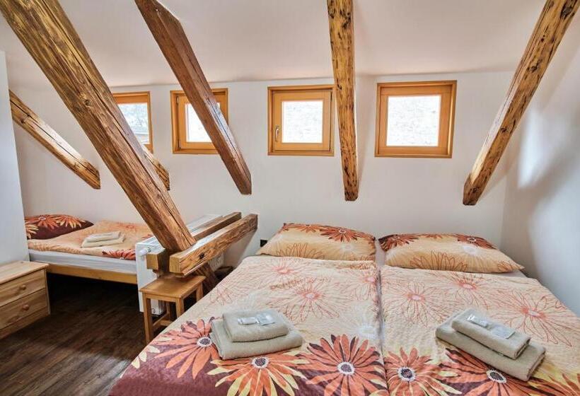 펜션 Strnadovský Mlýn