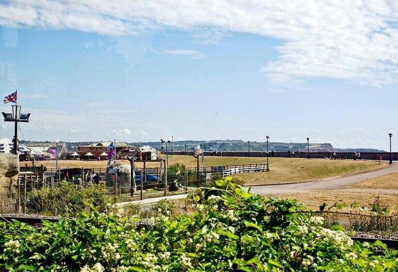 منتجع Brunel Boutique Holiday Park