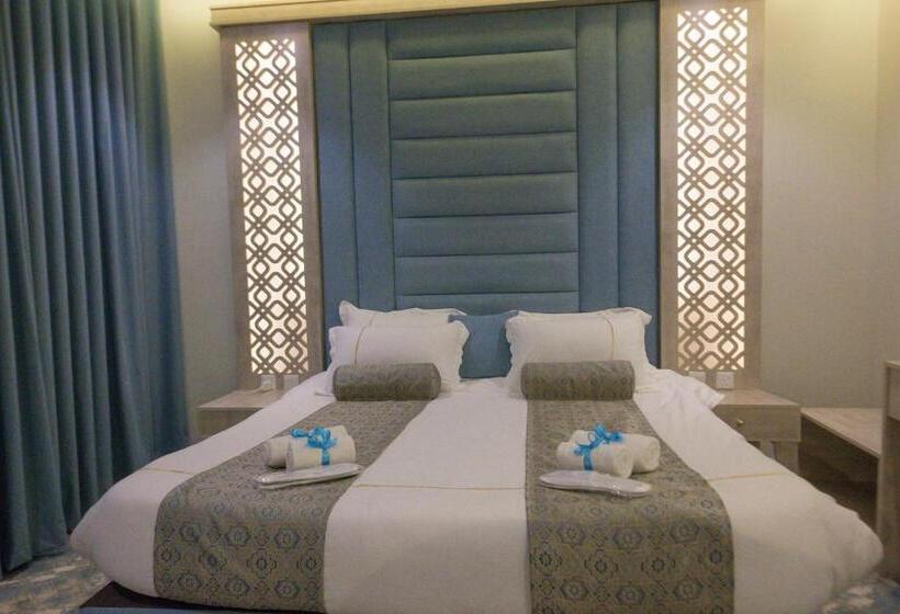 فندق واي هوتل