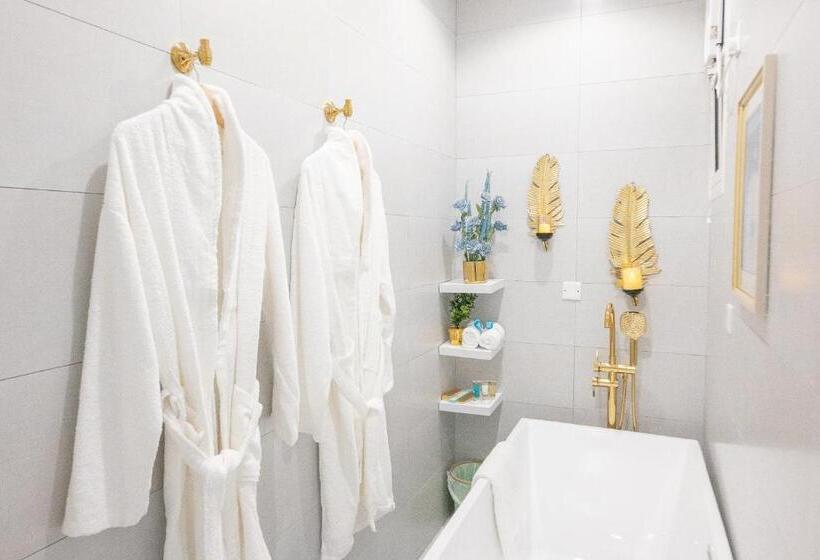 فندق واي هوتل