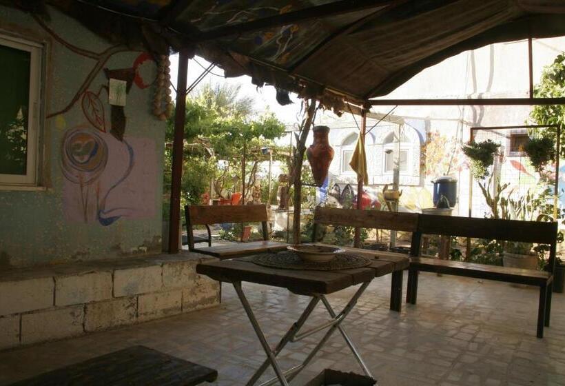 هاستل St.jadoor Inn