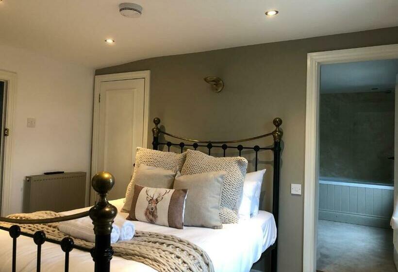 旅馆 The White Hart Inn