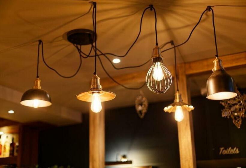 旅馆 Three Horseshoes, Bubbenhall