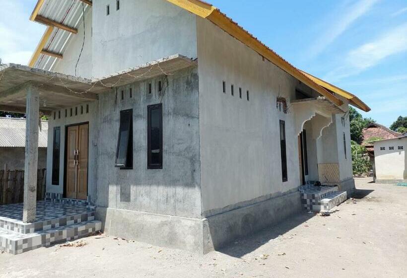 مبيت وإفطار Boys House