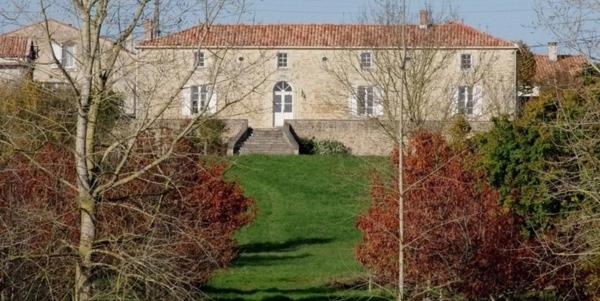 ベッドアンドブレックファースト C’est Si Bon Vendée   Puy Du Fou