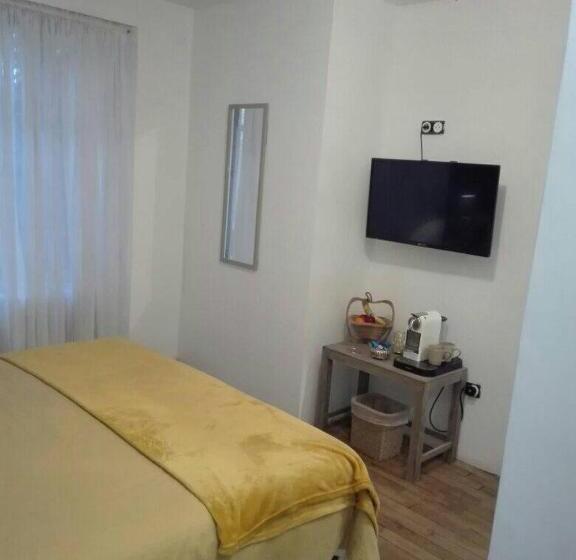 住宿加早餐  L Esquilon Chambre D Hôte