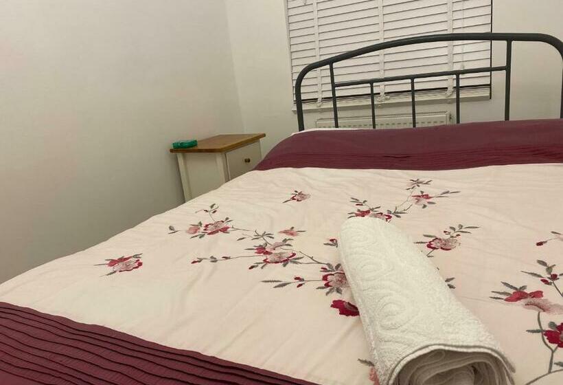 住宿加早餐  London Rooms With Free Parking 134