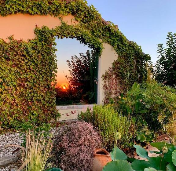 ベッドアンドブレックファースト Pecoranera