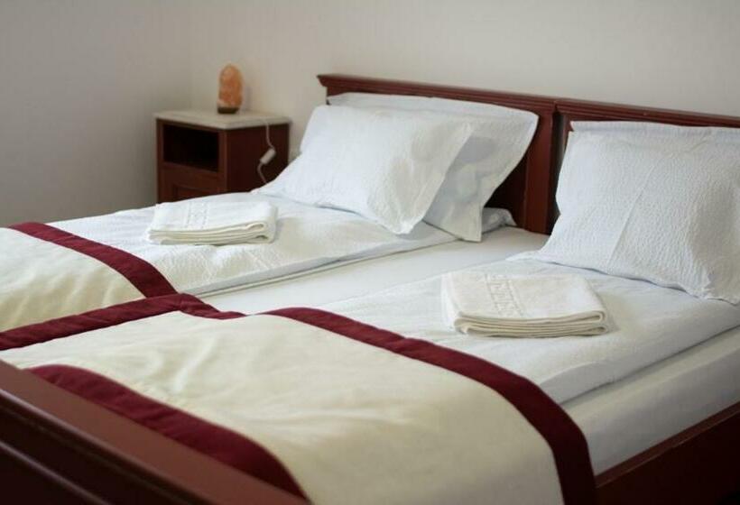 Bed and Breakfast átalvetős Agropanzió