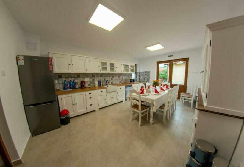 Bed and Breakfast átalvetős Agropanzió