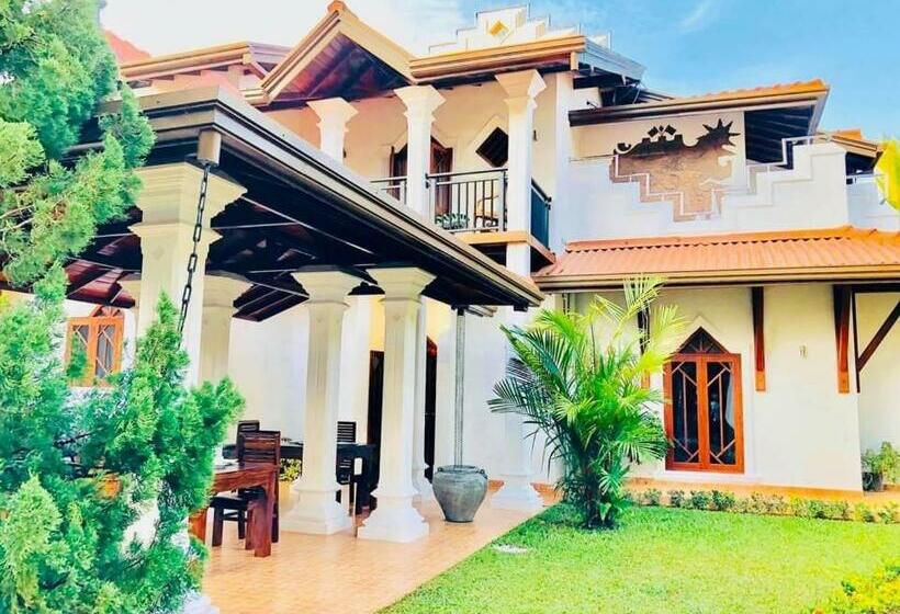 민박 Villa Khiara Sumali