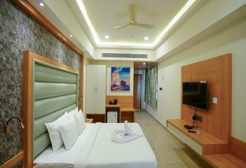 فندق Kovvuru Grand