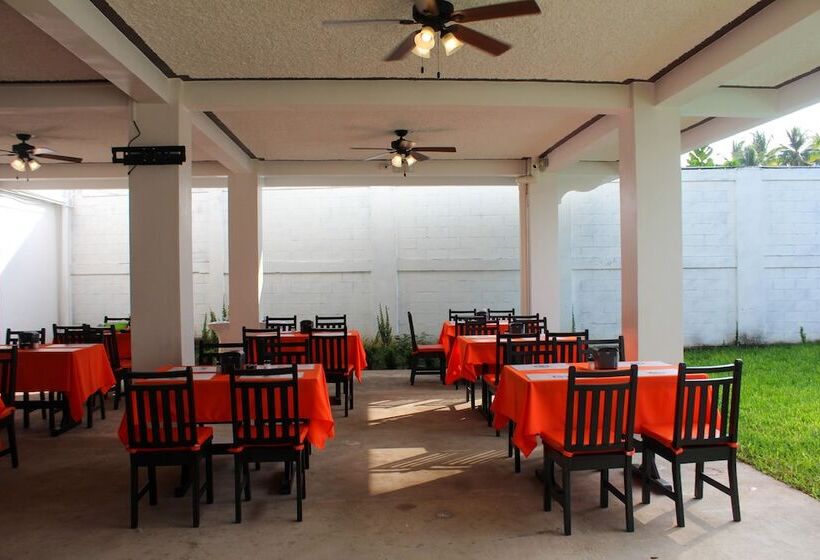 فندق Majahual Resort