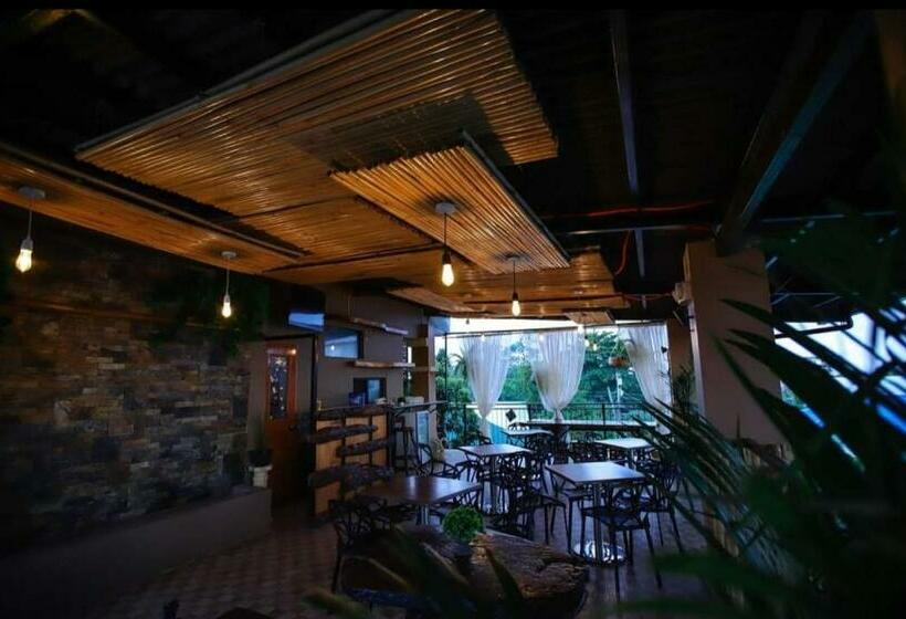 בית מלון כפרי Marco S Tourist Inn By Reddoorz