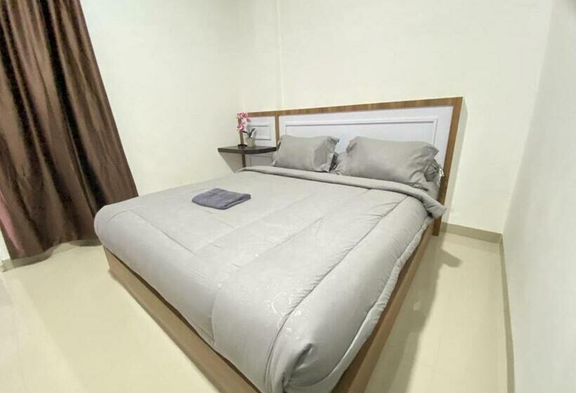 בית מלון כפרי Mj Guest House Pusat Kota Malili Mitra Reddoorz