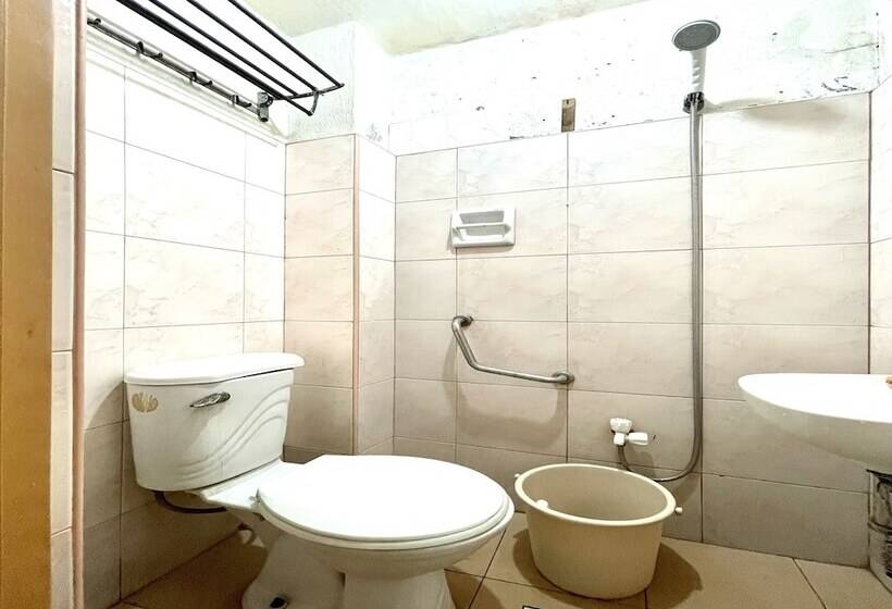 בית מלון כפרי Oyo 910 Sabaidee Suites