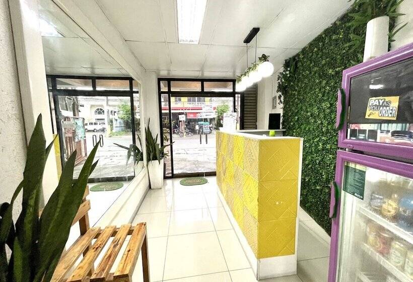 בית מלון כפרי Oyo 910 Sabaidee Suites