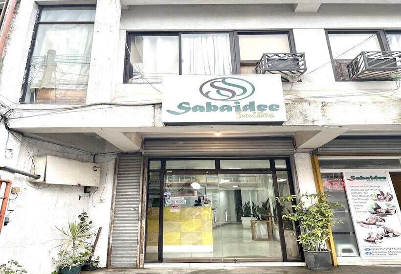 בית מלון כפרי Oyo 910 Sabaidee Suites