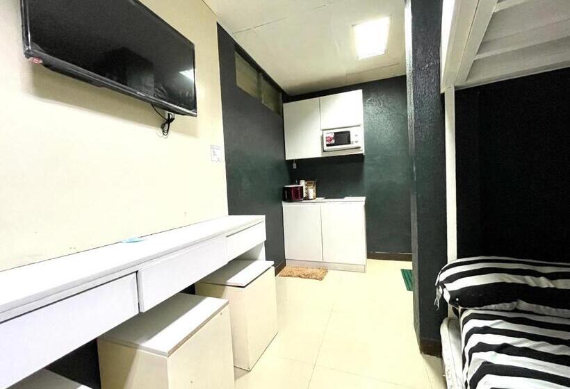 בית מלון כפרי Oyo 910 Sabaidee Suites