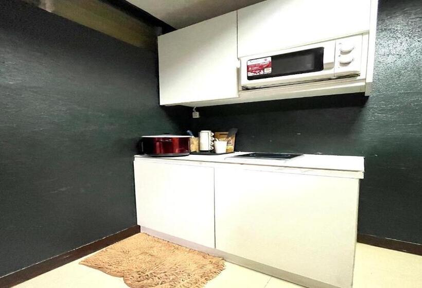 בית מלון כפרי Oyo 910 Sabaidee Suites