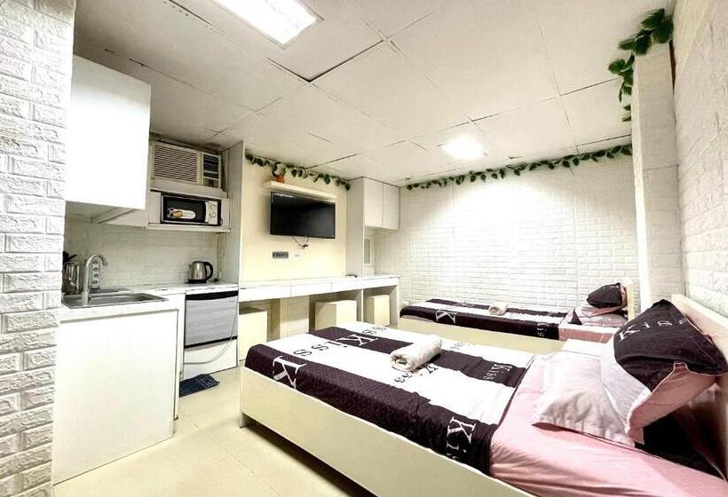 בית מלון כפרי Oyo 910 Sabaidee Suites