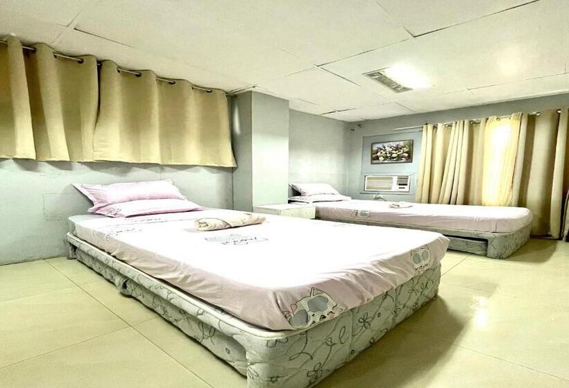 בית מלון כפרי Oyo 910 Sabaidee Suites