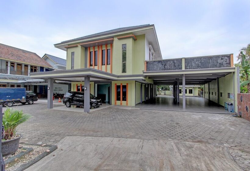 ホテル Oyo 91748 Wisma Pkpri Purworejo