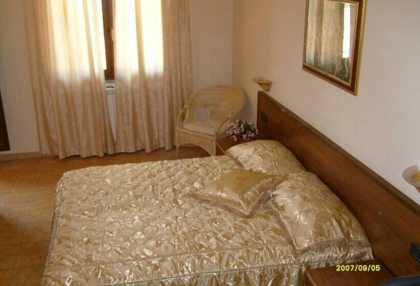 酒店 Ristorante Degli Amici