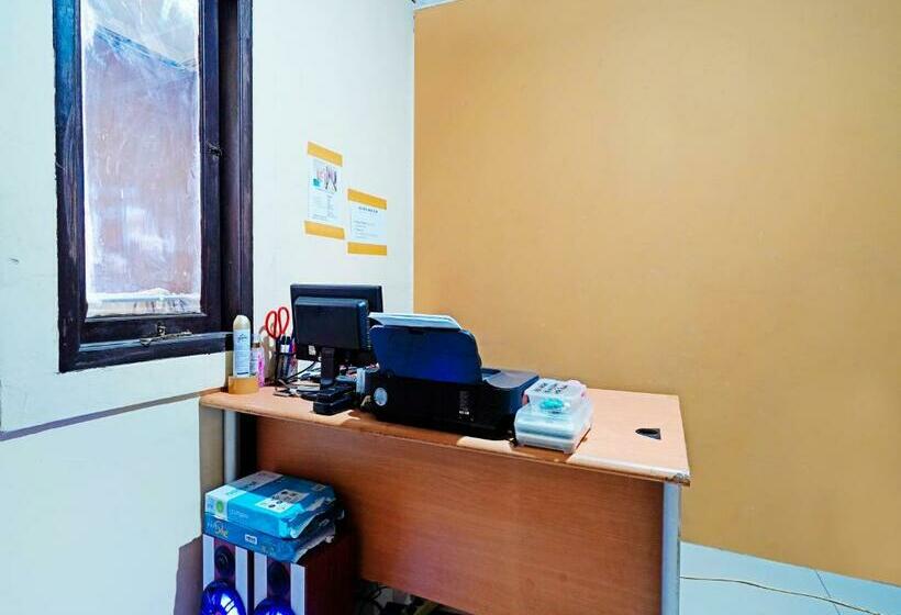 酒店 Spot On 91602 Red House Rents Syariah