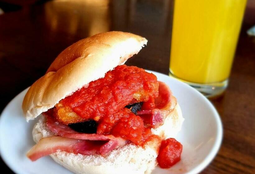 호텔 The Railway Crossings