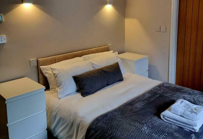 호텔 The Railway Crossings