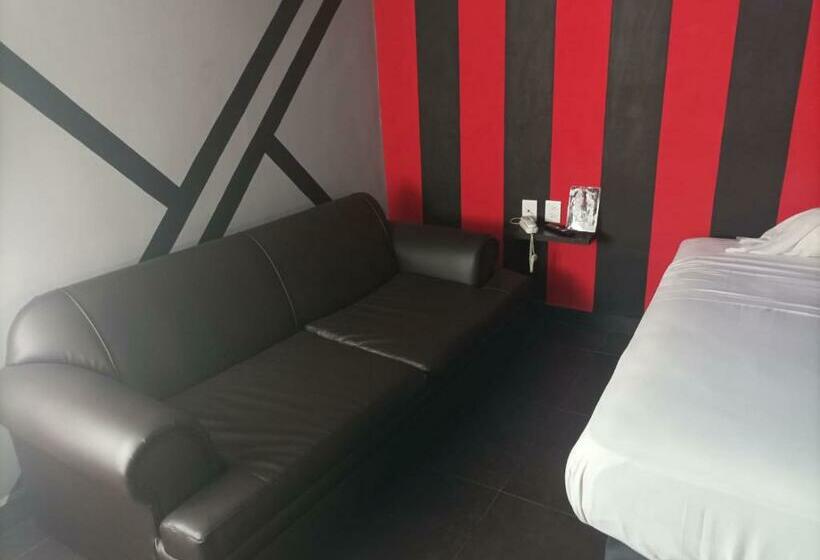 汽车旅馆  La Selva Auto Hotel Adults Only