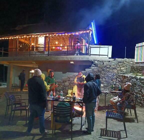 Nature Waterfall Resort, Bir