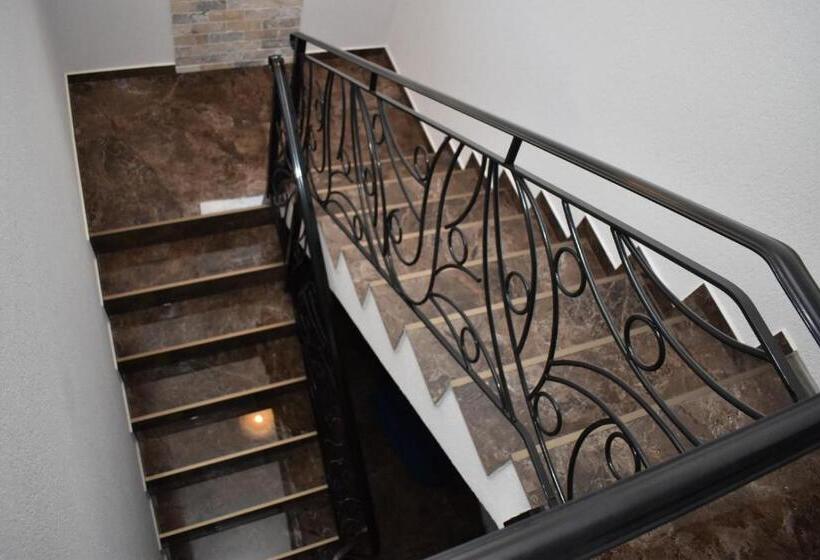 פנסיון Casa Dumitru 2