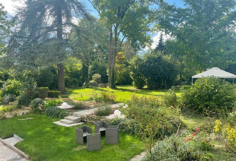Pensão Gite Dans Un Manoir Du 18ème Siècle à 40 Min De Paris Dans Le Parc Du Vexin