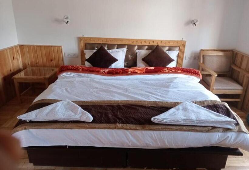 بنسيون Himalayan Regal House