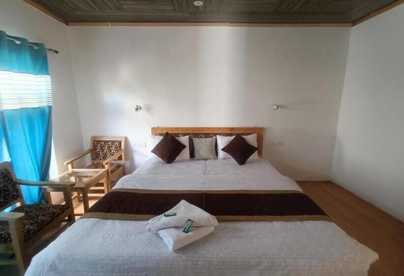 بنسيون Himalayan Regal House