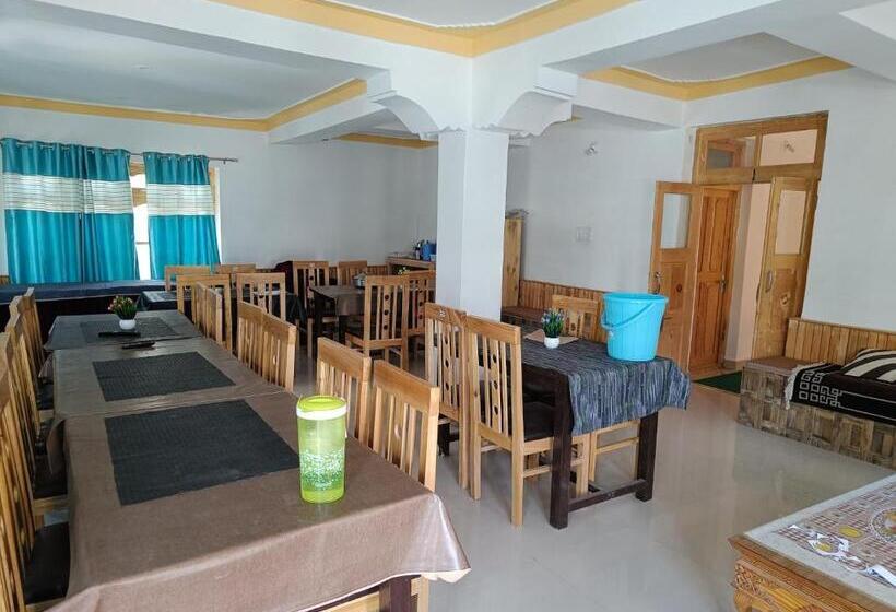 بنسيون Himalayan Regal House