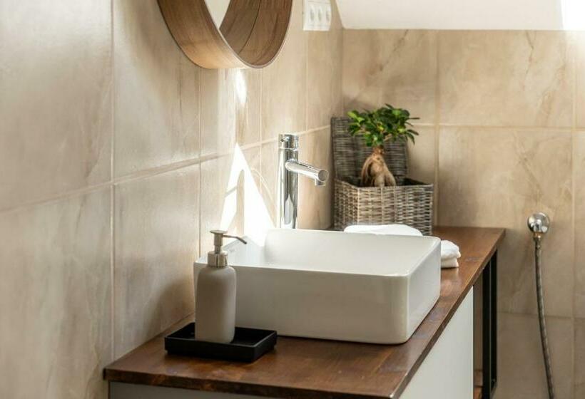 بنسيون Kapocs Apartmanház