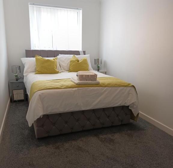 Пансион Luxurious 4 Bed Adorable House In Willington