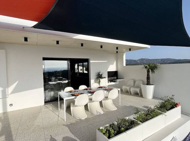 Пансион Suite 28