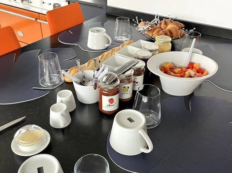 ペンション Suite 28