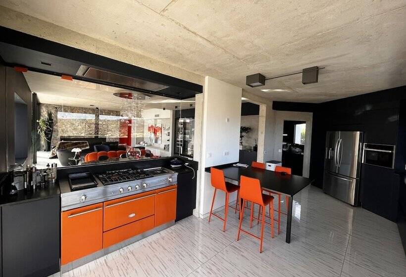 Пансион Suite 28