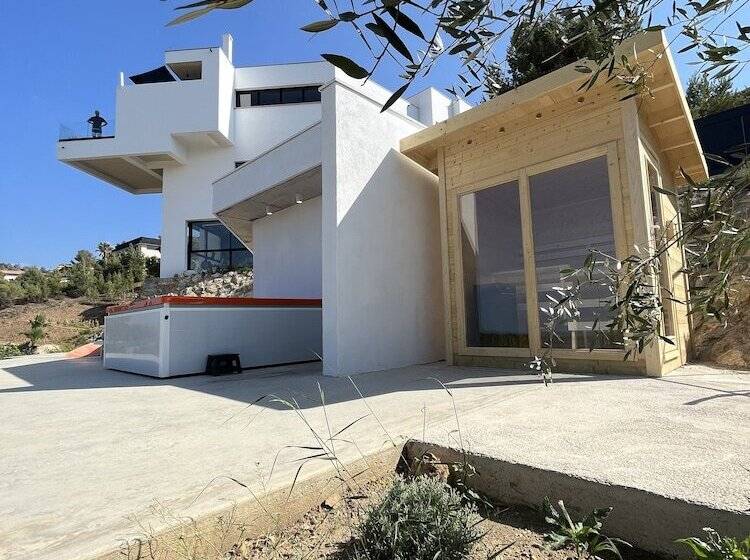 Пансион Suite 28