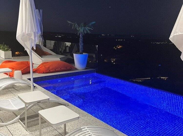 ペンション Suite 28