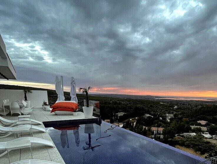 Пансион Suite 28