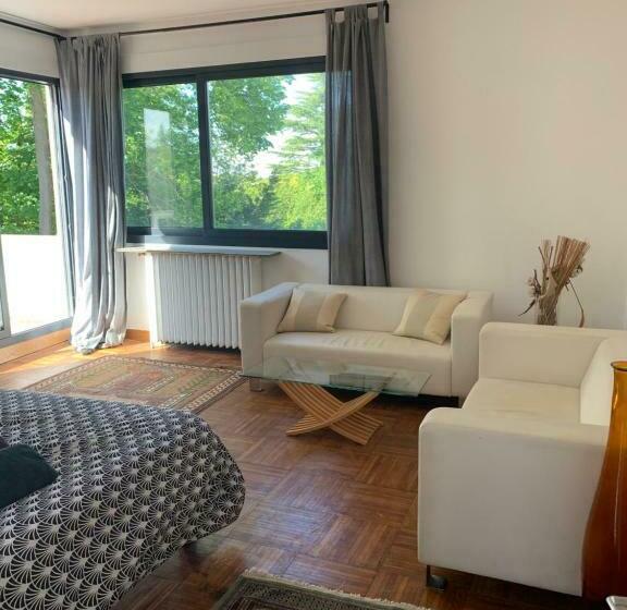 Пансион Chambre Spacieuse Tt Confort Avc Parking Au Calme