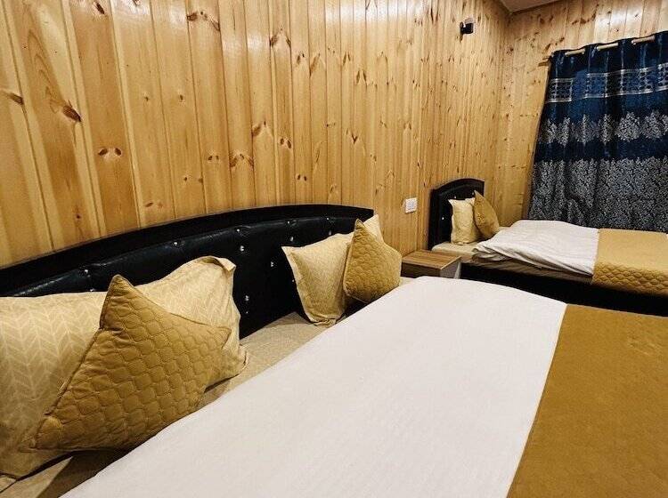 بنسيون The Iceland Hotel Srinagar