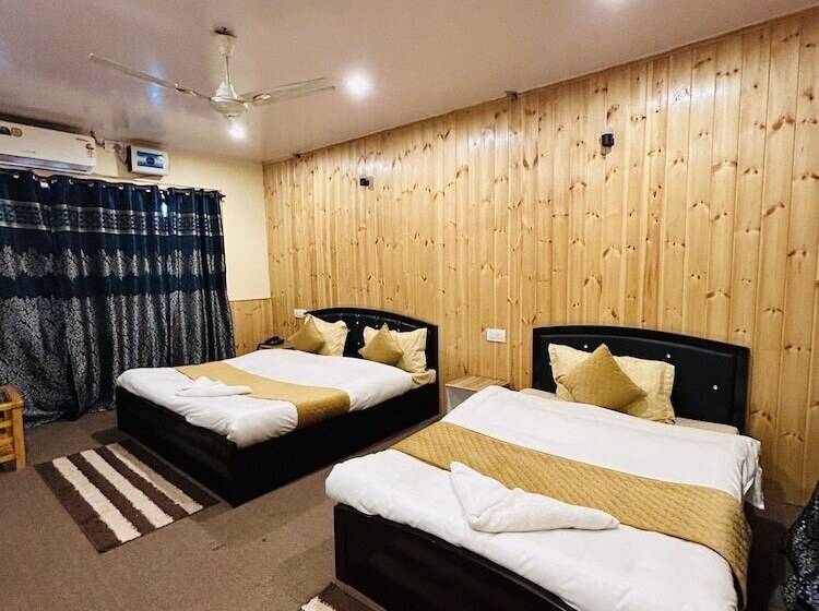 بنسيون The Iceland Hotel Srinagar