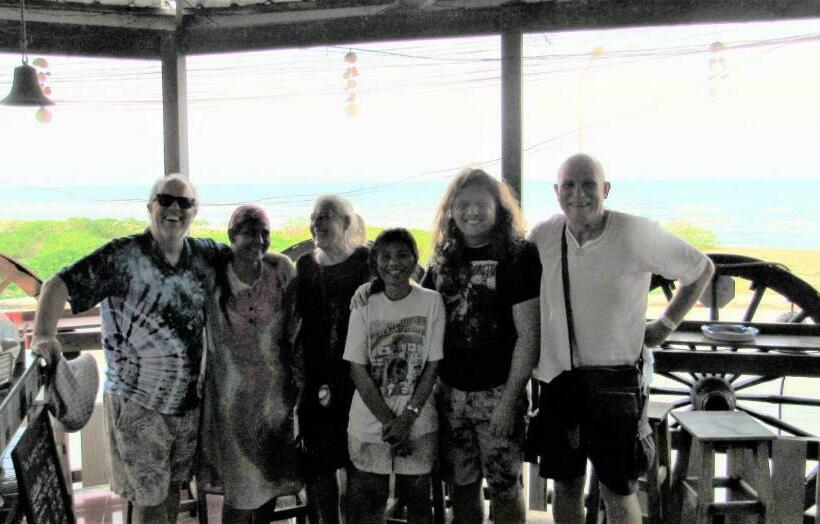 פנסיון The Sunrise Beach Cafe And Guesthouse